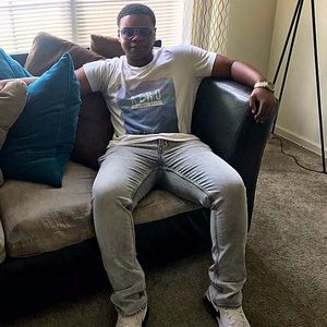 Meet your Posher, Deshaun